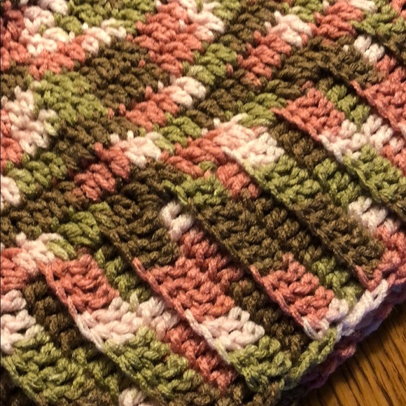 Pink camouflage winter beanie handmade - Picture 2 of 2